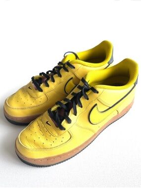 Nike Air Force 1 LV8 No 2 Gum Yellow C27939-700 Size 7Y = Women’s Size 8.5